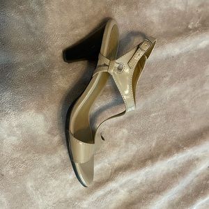 Nude Sandals w/ Small Heel